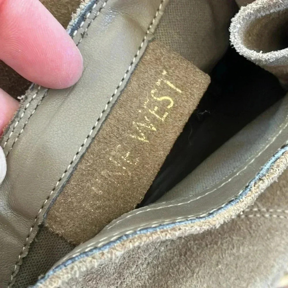 Nine  West beige suede leather small wedge ankle boots - Picture 6 of 6